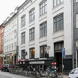 Apartment Sanders Arrow - Chic Three-bedroom In The Middle Of